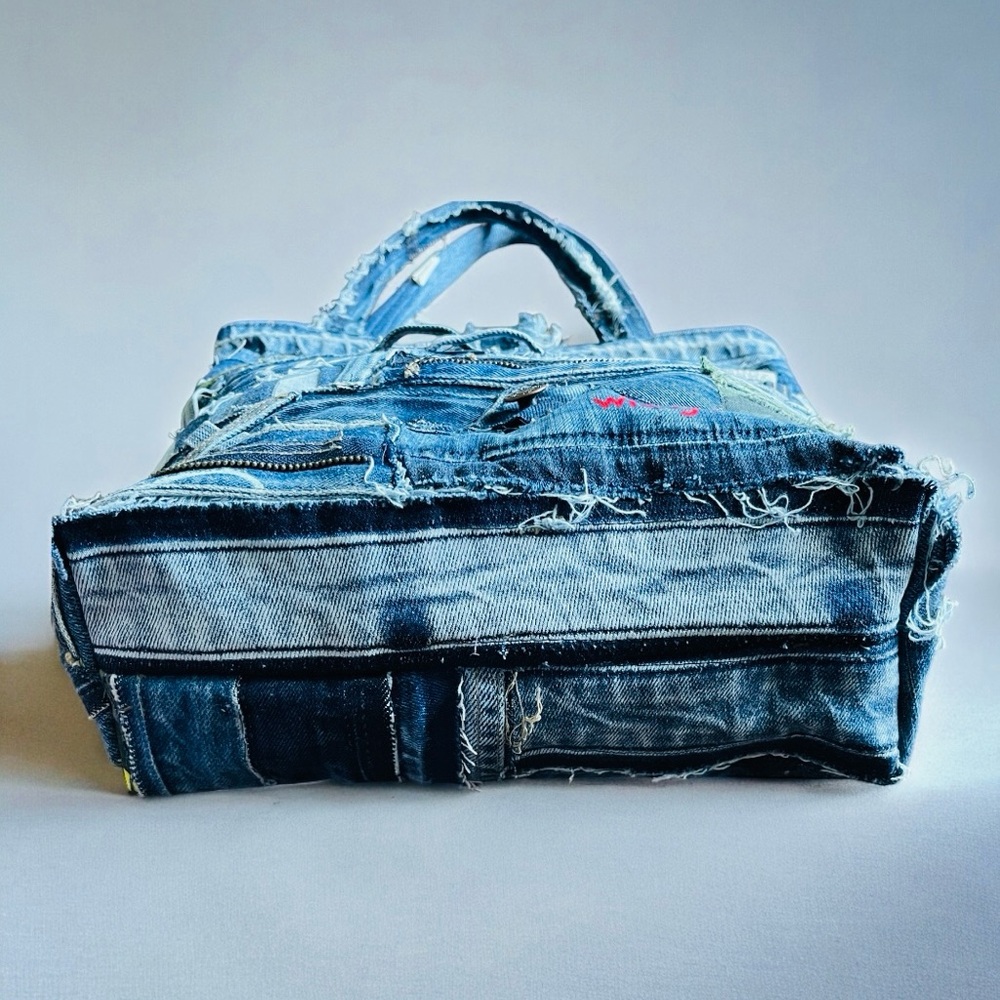 ‼️❤️SOLD❤️‼️HANDMADE UpCycled Denim Tote/Shoulder Bag • Made with ❤️ - Picture 6 of 11